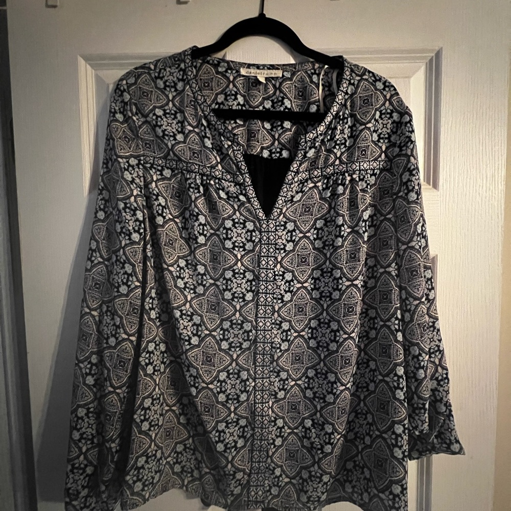 Daniel Rainn Geometric Black and White Blouse